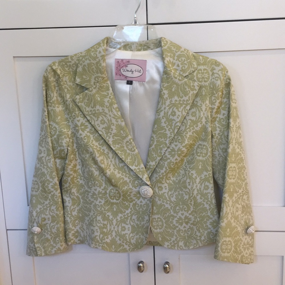 Beautiful Wendy Hil Cropped Jacket
